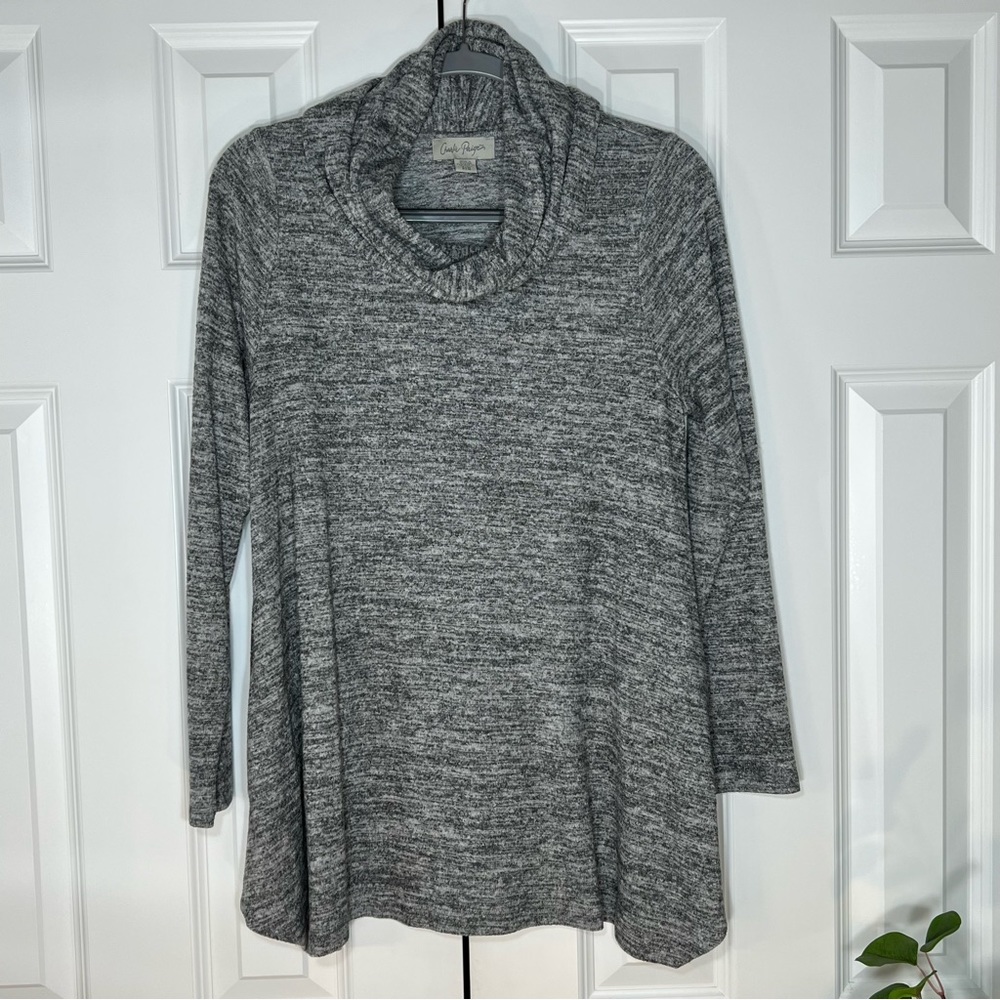 Charlie Paige Cowl Neck Tunic Sweater Gray. Women’s Size S/M